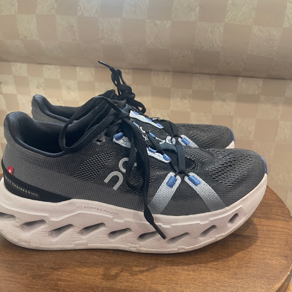 On Cloudeclipse Women’s Size 7.5
